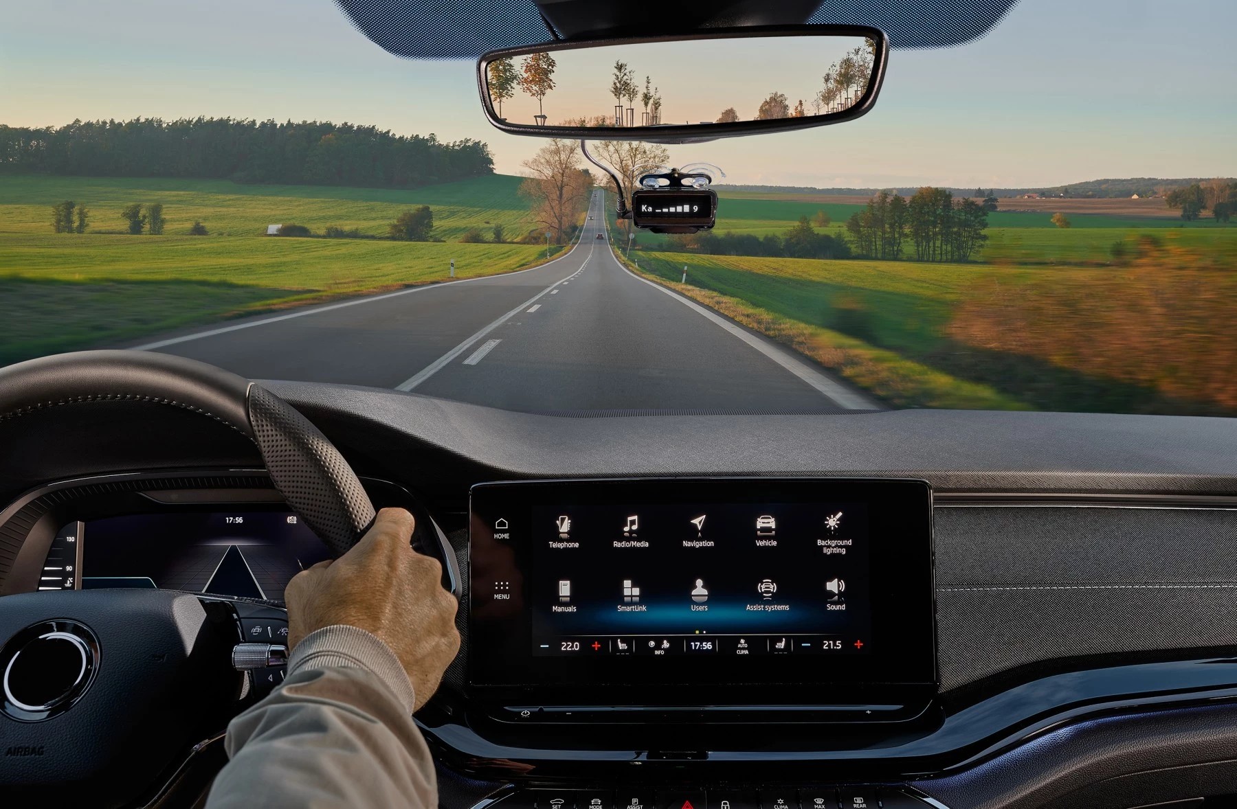 Genevo one s black edition ukázka v autě evtech_cz